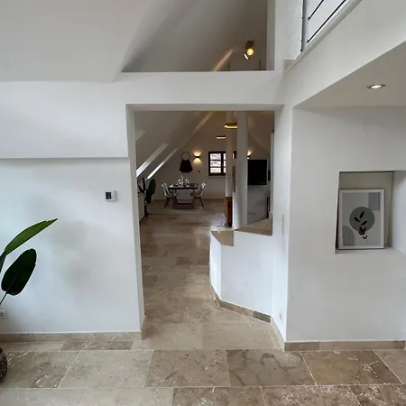 Design Penthouse Im Alten Schloss Lägenhet