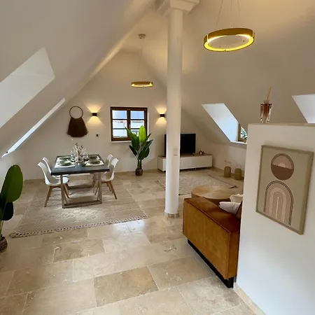 Design Penthouse Im Alten Schloss Apartament *