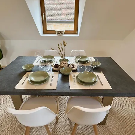 Lägenhet Design Penthouse Im Alten Schloss Deidesheim