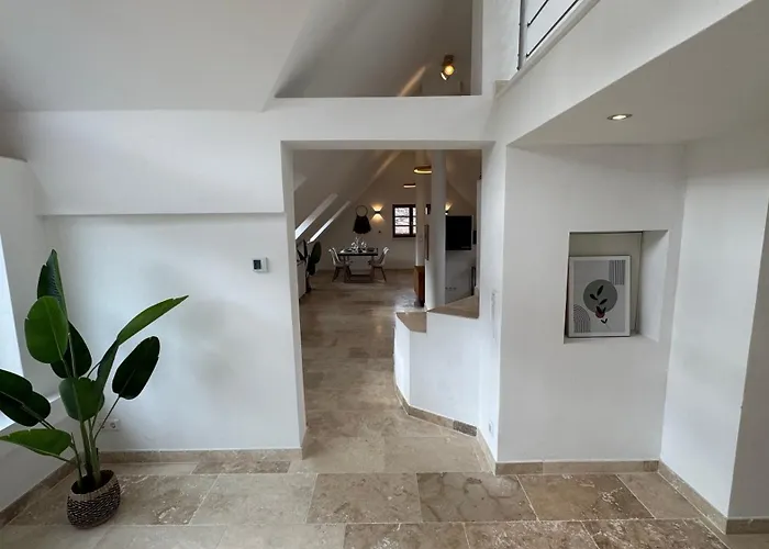 Design Penthouse Im Schlossareal Apartamento